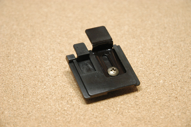 新日軽 ビル用網戸 外れ止め ADP117 (SVJ421S01)