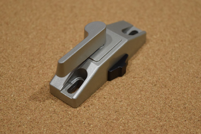 三協アルミ ノイスタ クレセント錠 3K2215