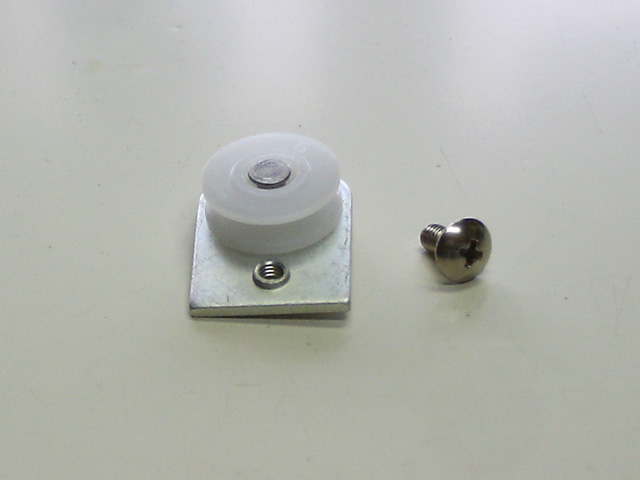 トーヨーサッシ太陽網戸戸車AZWS048