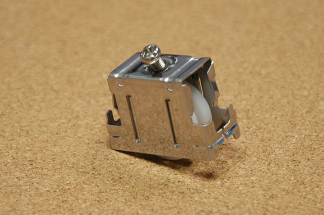 トステム Danルーバー雨戸 戸車 HAA647B