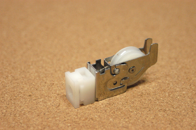 不二サッシ ビル用サッシ FR-70用戸車 FRO0610