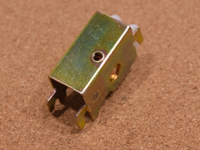 三協アルミ雨戸戸車WA0976