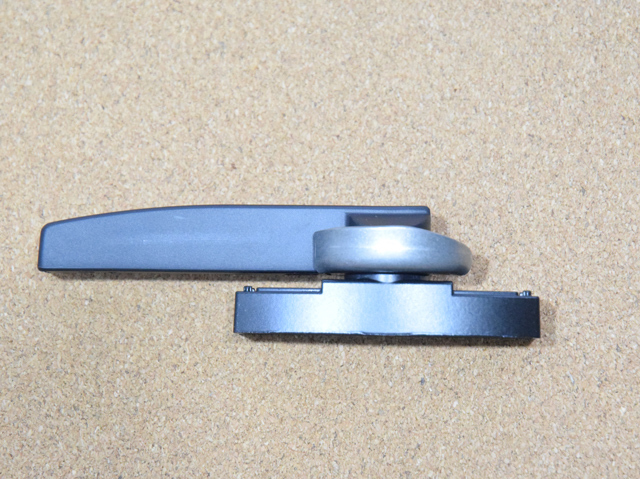 YKK エクシマ70 クレセント錠（大） 3K10046 （ピッチ45）ロックなし