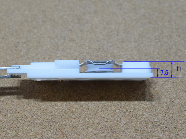 YKKビル用網戸戸車 K15162（HHT1001)