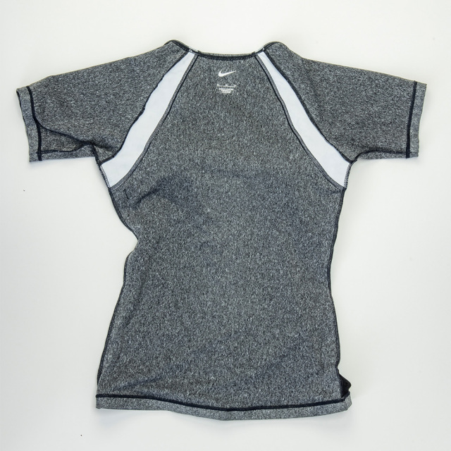 NIKE スイミング　ウェア　セットアップ　グレー　ブラック　セパレーツ ナイキ（NIKE）（レディース）フィットネス水着 レディース 水泳
