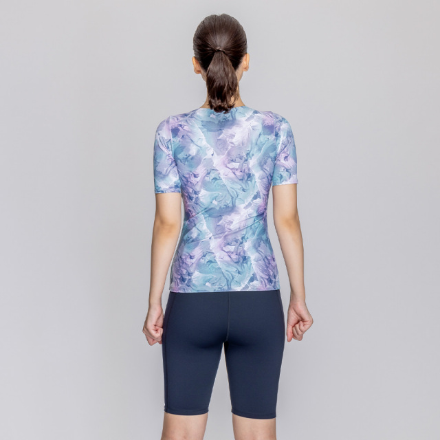 NIKE SWIM公式】ナイキ SP25 総柄ジップ付き半袖セパレーツ 2993131