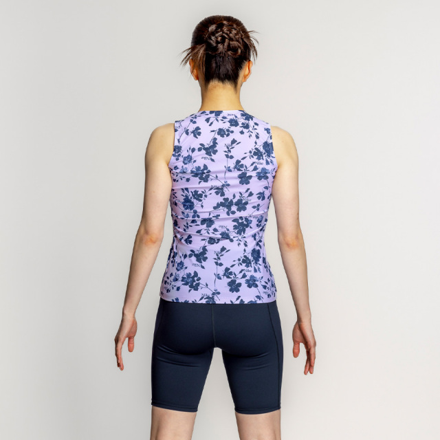 ゆっきぃです(^-^)/ NIKE SWIM公式】ナイキ FA25 総柄ジップ付き袖なしセパレーツ
