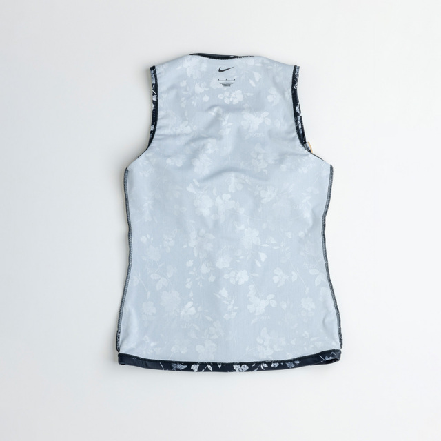 NIKE SWIM公式】ナイキ FA25 総柄ジップ付き袖なしセパレーツ 2993148