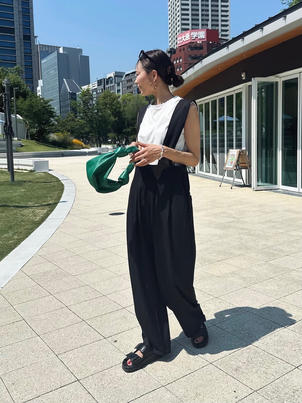 新品・タグ付き・花柄パンツ ulu select 花柄プリントタックワイドパンツ｜パンツ - etoll.