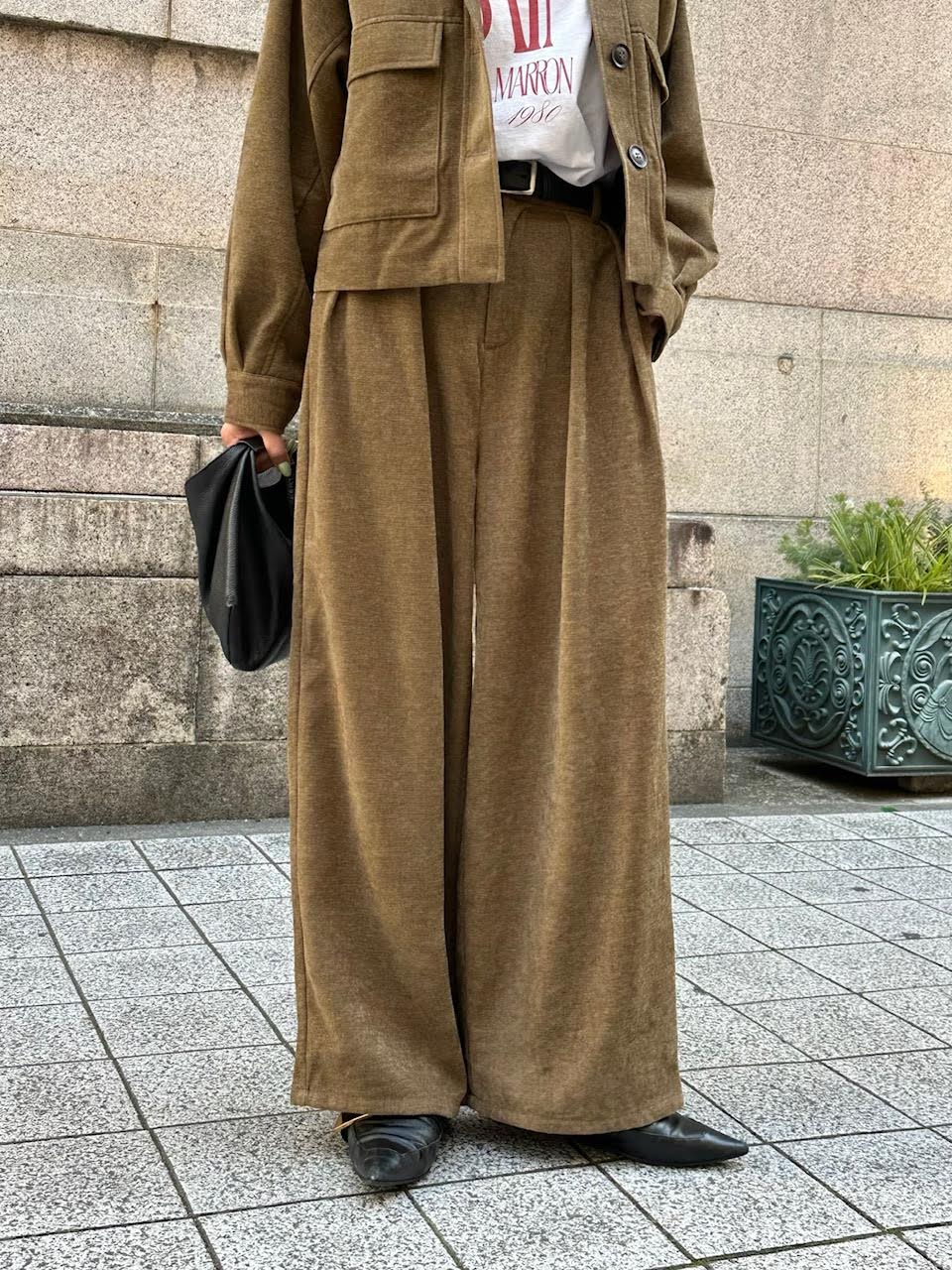 Serge soutien collar tuck pants