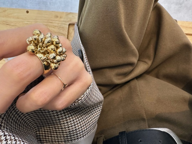 Metal beads ring