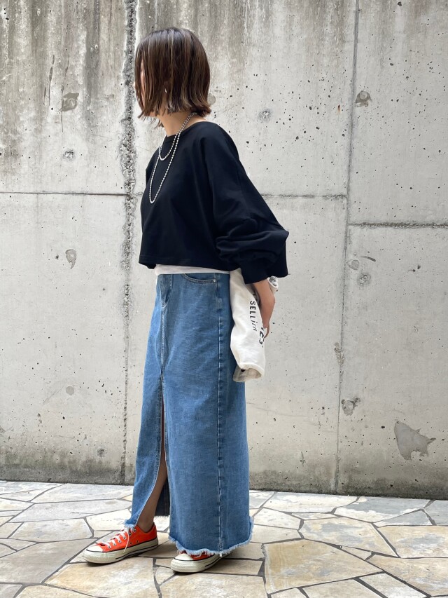 Front slit denim long skirt