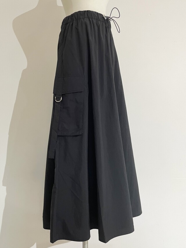 ナイロンカーゴスカート