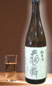 【山廃造りの先駆酒　日本酒本来の酸の良さをお楽しみ頂けます　天狗舞　山廃純米酒720ml