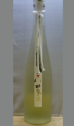 日本一の大滝　神の水とあがめられている水を仕込み水としています。　尾崎酒造　純米酒　那智の滝500ml