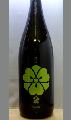 全国区では銀座のすずめの焼酎蔵として名をはせている蔵元の日本酒もいいですね　大分　八鹿　家紋シリーズ特別純米（緑）1800ml