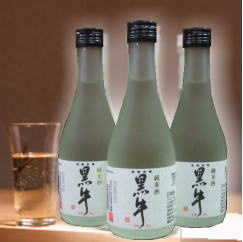 【冷も燗もそのままでもうまい 米の旨みを感じながらも飲み飽きない本格純米和歌山地酒】名手酒造 純米酒 黒牛 300ml