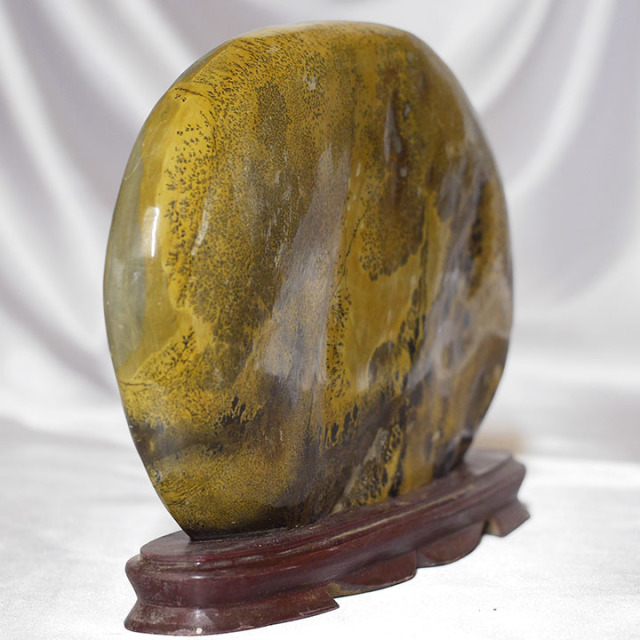 梅花石磨き仕上げ鑑賞石置物NO.377