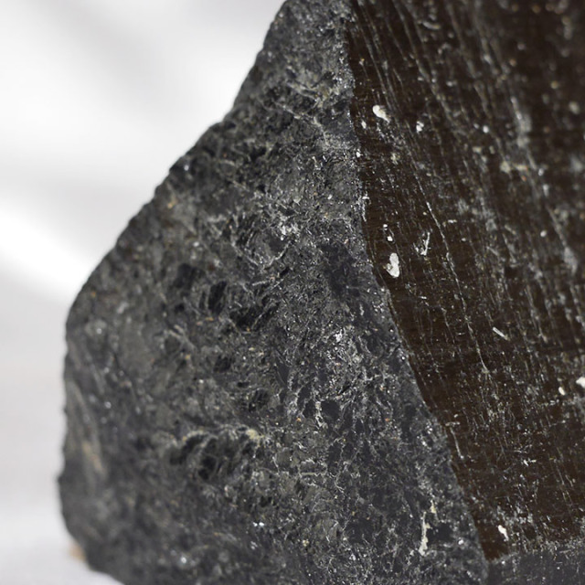 鉱石 最高品質燐重土ウラン鉱(Uranocircite) Satao Portugal 産 ｜石の販売