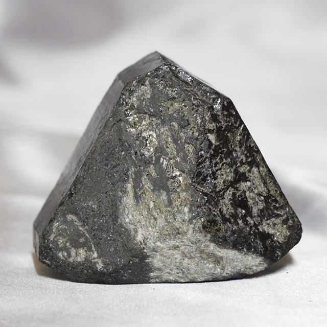 トルマリン鉱石 S-53 【鑑賞用鉱石】