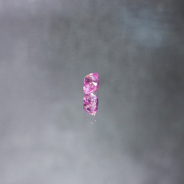 宝石 ピンクサファイア ルース 1.04ct 約6.35×約4.58×約3.97mm