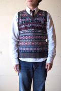 Jamieson's (ジャミーソンズ) Fair Isle V Neck Knit Vest Charcoal-1