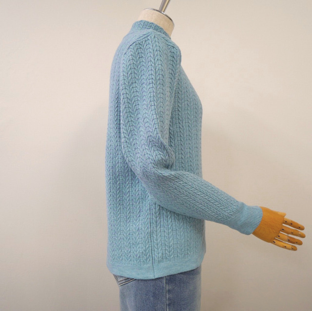 ソフトな風合い】毛混ケーブル柄ハイネックニット