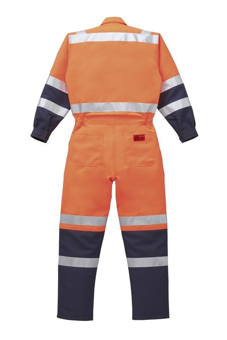 反射ツナギ冬後姿