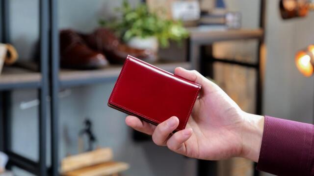 コードバン カードケース（名刺入れ） ガーネット