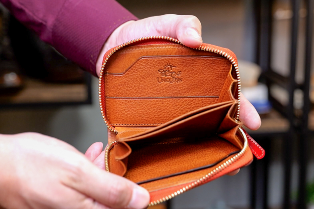 コードバン財布 ミドルウォレット マンゴーラッシュ（Gi MW-702）