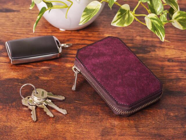 「Lazy-レイジー」 ブルーニャ　キーケース