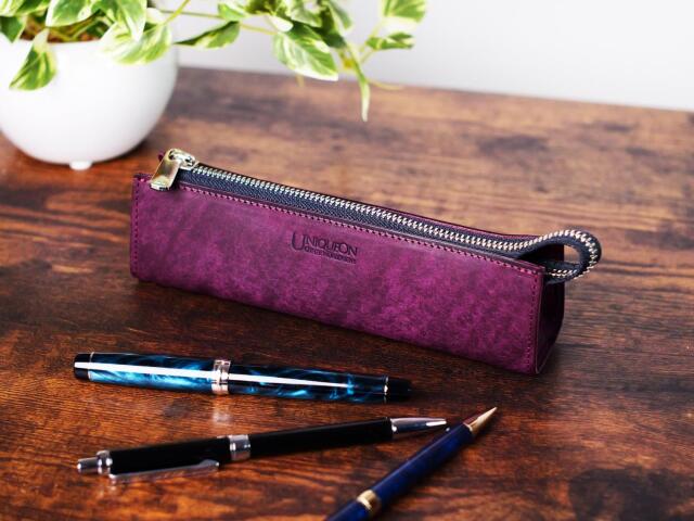 「テイル」 プルーニャ　シルバー　三角マチペンケース