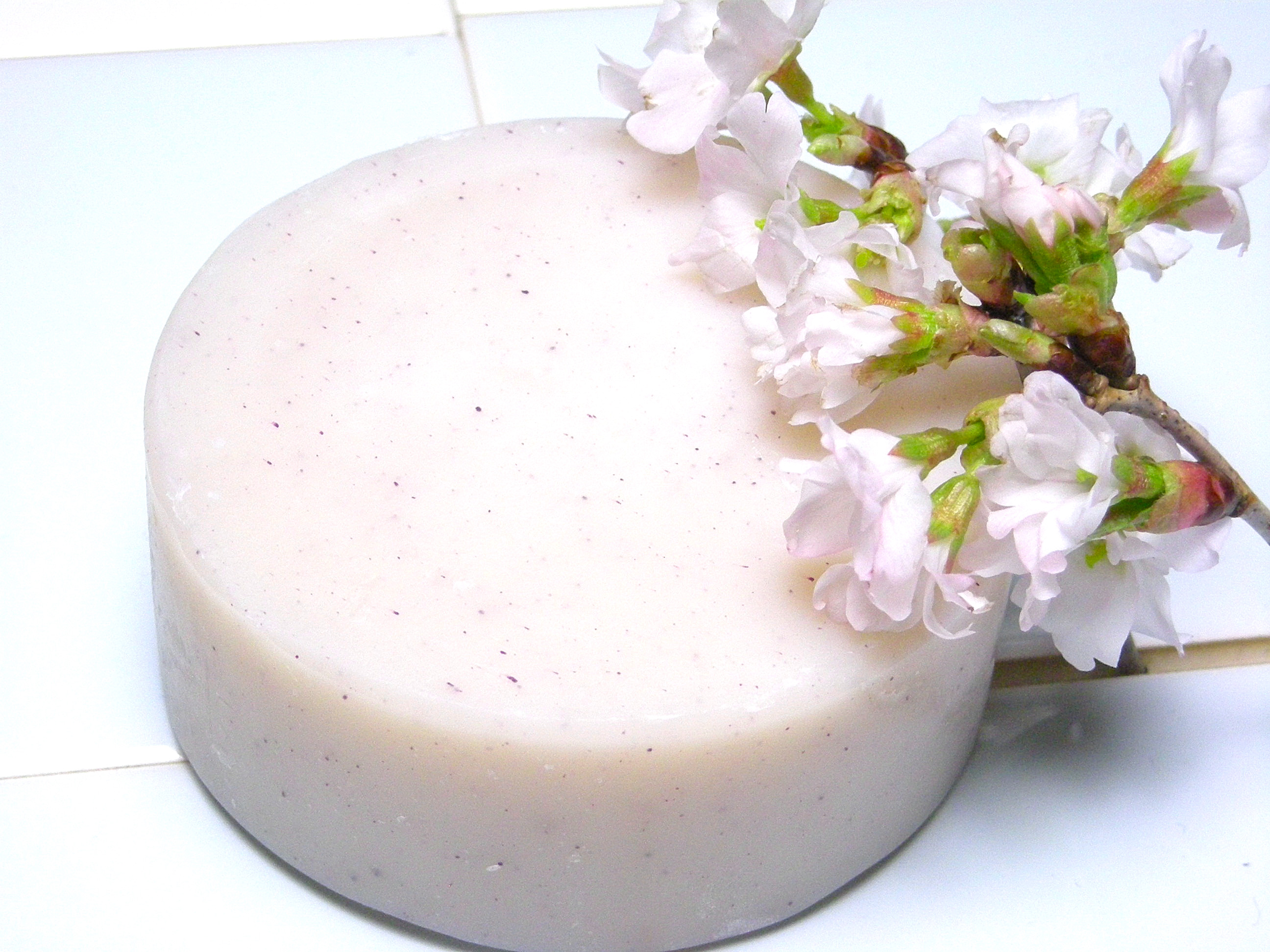 アンティアン手作り石鹸スーパーササボン桜限定生産写真