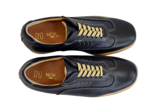 在庫限り売り尽くし Off 美脚 脚長レディース靴 No 900ブラック婦人用美脚レザースニーカー New5ｃｍヒールアップ シューズ 送料 代引手数料無料 革靴本舗