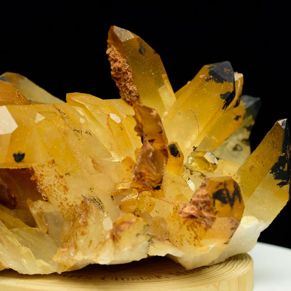 アーカンソー産　ゴールデンヒーラー　ゴールデンクォーツ　水晶クラスター　原石　浄化　天然石　パワーストーン