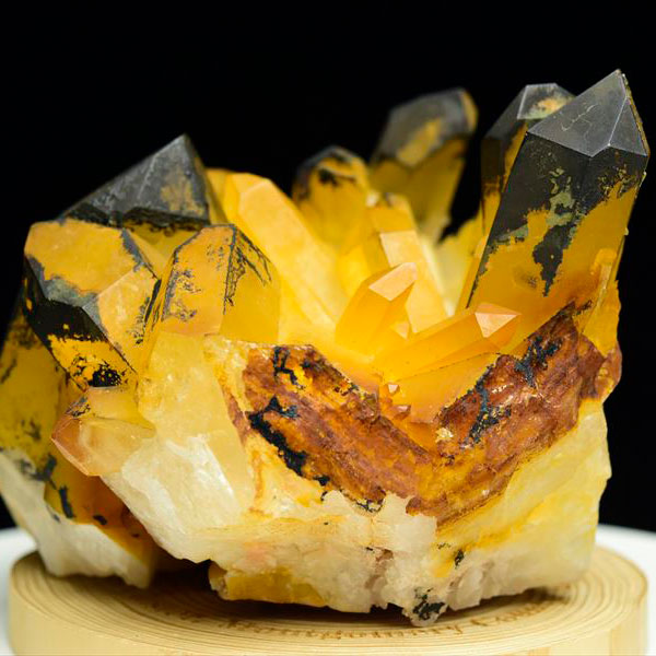 アーカンソー産　ゴールデンヒーラー　ゴールデンクォーツ　水晶クラスター　原石　浄化　天然石　パワーストーン