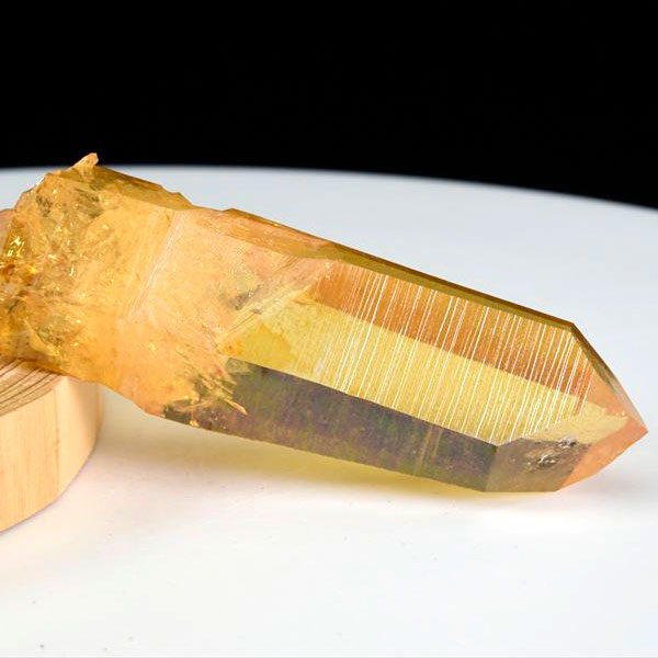 タンジェリンオーラ　サンライズオーラ　アーカンソー　水晶　オーラクォーツ　蒸着水晶　原石