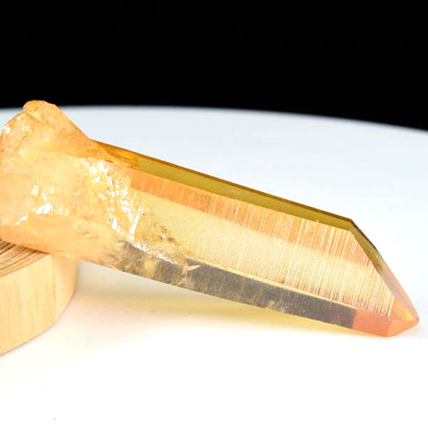 タンジェリンオーラ　サンライズオーラ　アーカンソー　水晶　オーラクォーツ　蒸着水晶　原石