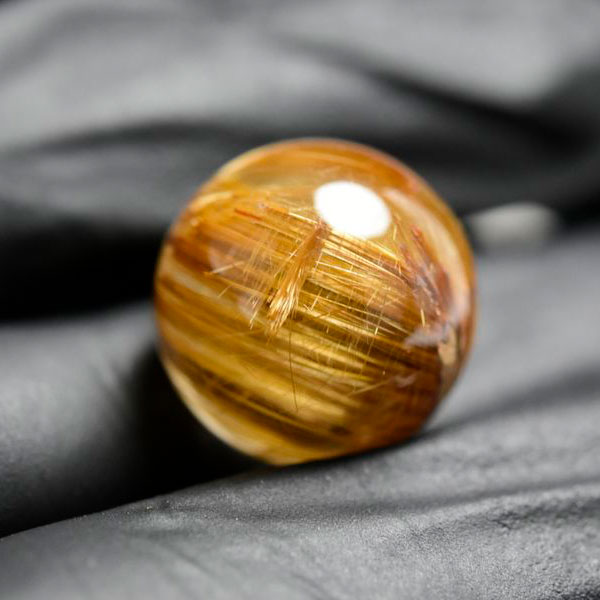 ルチルクォーツ　ゴールドルチル　丸玉　球　置物　金運　商売繁盛　針水晶　パワーストーン