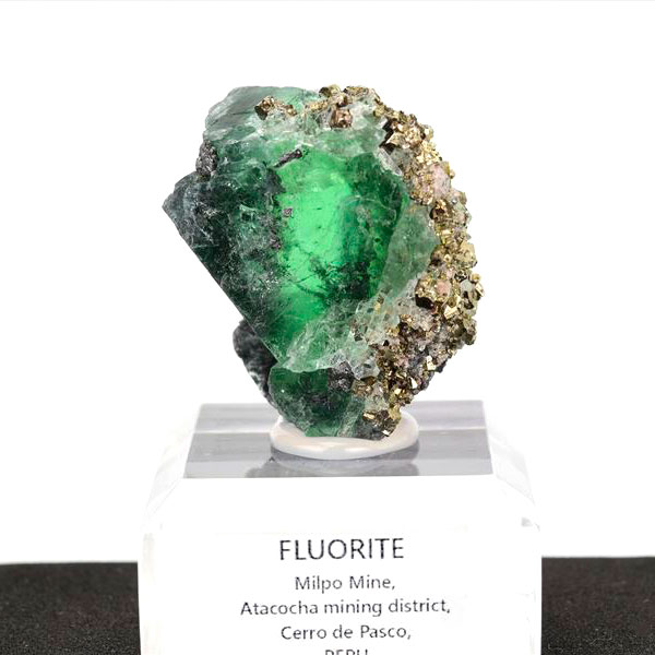 ペルー産 蛍光 フローライト 蛍石 パイライト 共生 鉱物 標本 原石 Milpo Fluorite Pyrite