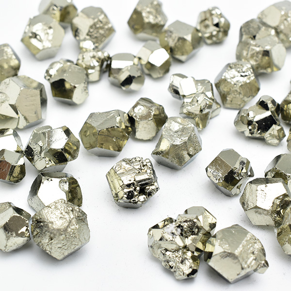 パイライト　結晶　詰め合わせ　さざれ　原石　黄鉄鉱　pyrite　ペルー産　天然石　パワーストーン