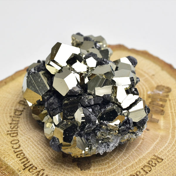 パイライト　ラクラカンチャ　原石　五角十二面体　結晶　パイリトヘドロン　pyrite pyritohedron racracancha　パワーストーン