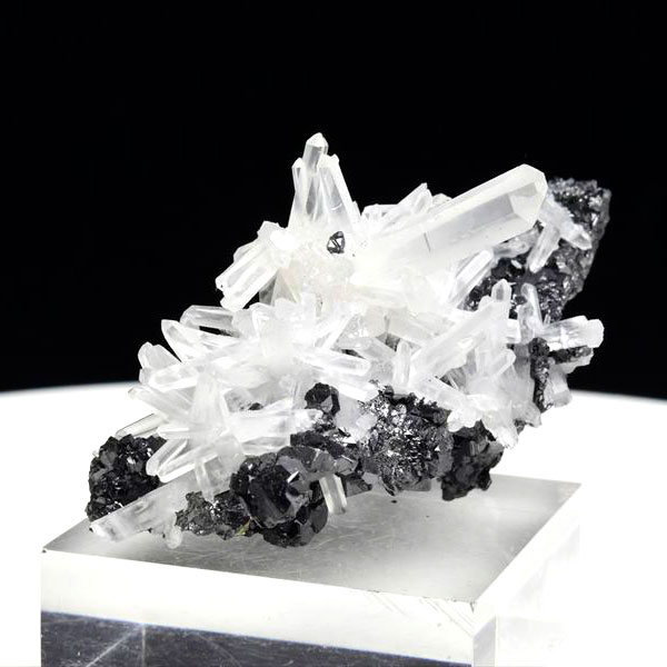 スファレライト共生　水晶　クラスター　閃亜鉛鉱　ペルー　ワンサラ　鉱物　標本　パワーストーン