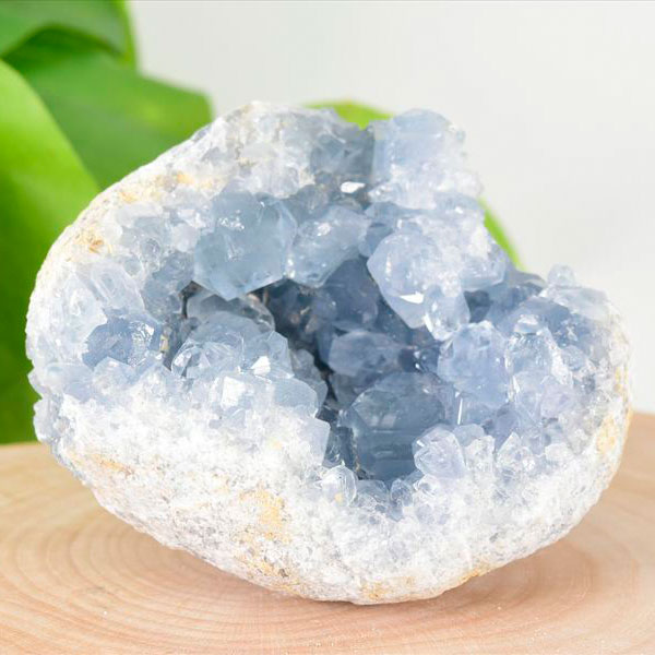 マダガスカル産　セレスタイト　天青石　原石　クラスター　ジオード　置物　浄化　天然石　パワーストーン