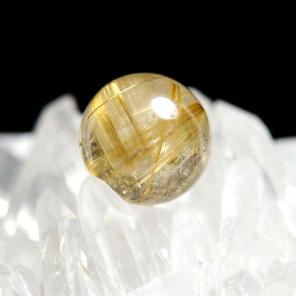 ルチルクォーツ　ゴールドルチル　丸玉　置物　金運　商売繁盛　針水晶　パワーストーン