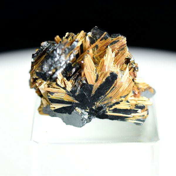 ルチル　ゴールドルチル　針だけ　むき出し　結晶　原石　金針　金運　天然石　パワーストーン