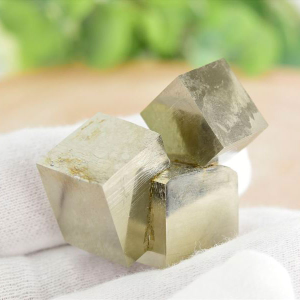 スペイン産　パイライト　キュービックパイライト　連結　黄鉄鉱　パイライトキューブ　Navajun Spain Pyrite