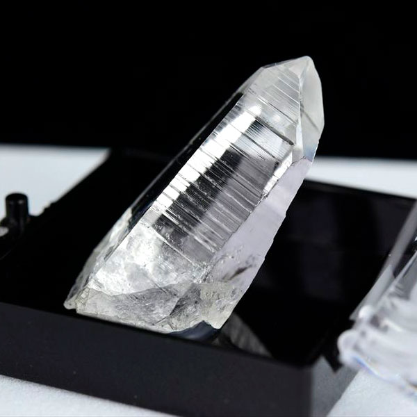 コロンビアレムリアン　レムリアンシード　ブランカス鉱山　レムリアン水晶　水晶　天然石　パワーストーン