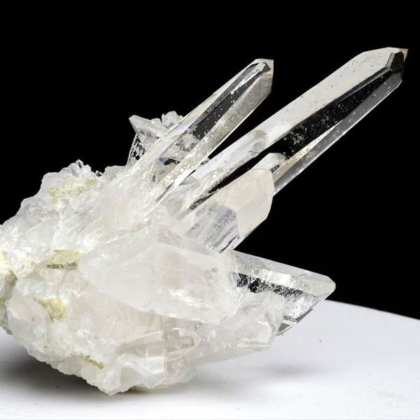 水晶クラスター　水晶原石　天然水晶　コリント　トマスゴンサガ　ゼッカデソウザ　浄化　天然石　パワーストーン
