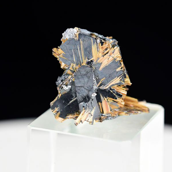 ルチル　ゴールドルチル　針だけ　むき出し　結晶　原石　金針　金運　天然石　パワーストーン